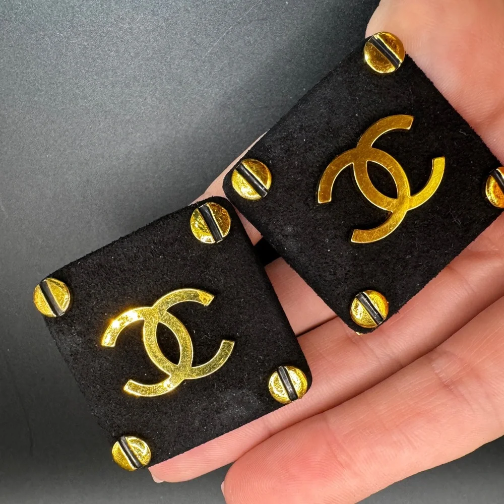 ❗️FINAL PRICE❗️LOT 1265 SUPER RARE 24K gold plated CHANEL vintage clip on